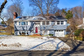 169 Starr Ave, Lowell, MA 01852