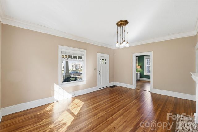 37 W Woodrow Avenue, Belmont, NC 28012