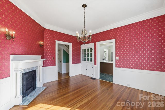 37 W Woodrow Avenue, Belmont, NC 28012