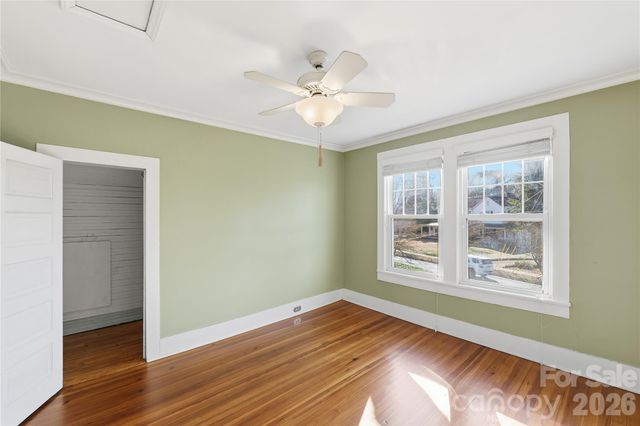 37 W Woodrow Avenue, Belmont, NC 28012