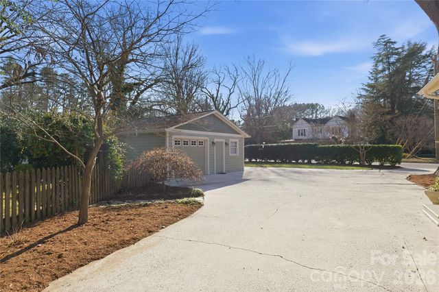 37 W Woodrow Avenue, Belmont, NC 28012