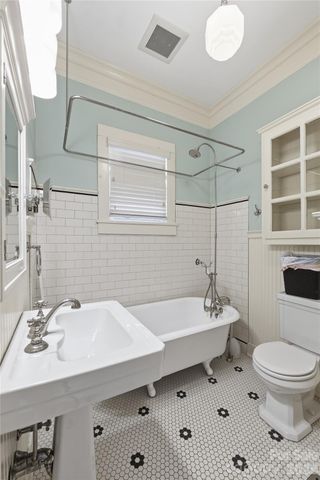 37 W Woodrow Avenue, Belmont, NC 28012