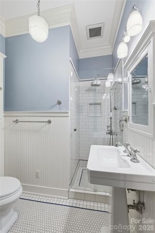 37 W Woodrow Avenue, Belmont, NC 28012