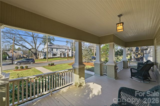 37 W Woodrow Avenue, Belmont, NC 28012