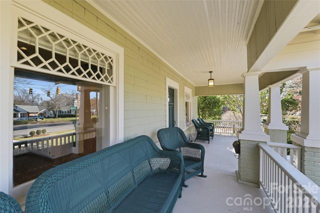 37 W Woodrow Avenue, Belmont, NC 28012