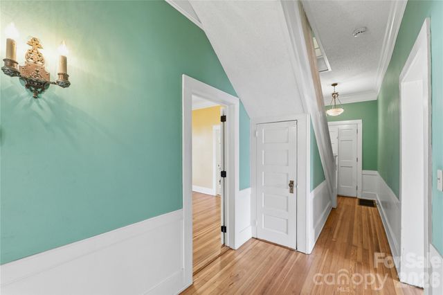 37 W Woodrow Avenue, Belmont, NC 28012