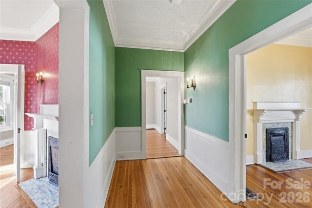 37 W Woodrow Avenue, Belmont, NC 28012