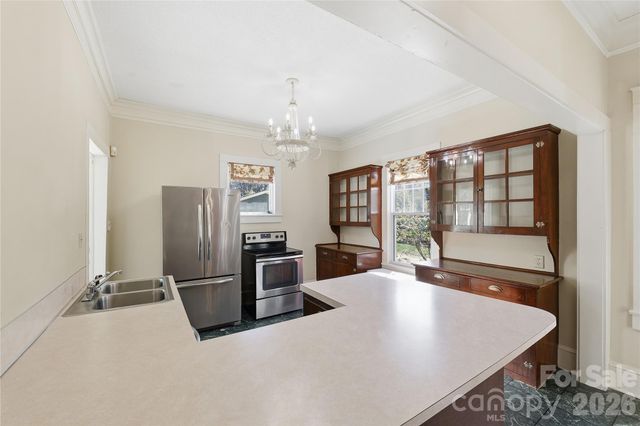 37 W Woodrow Avenue, Belmont, NC 28012