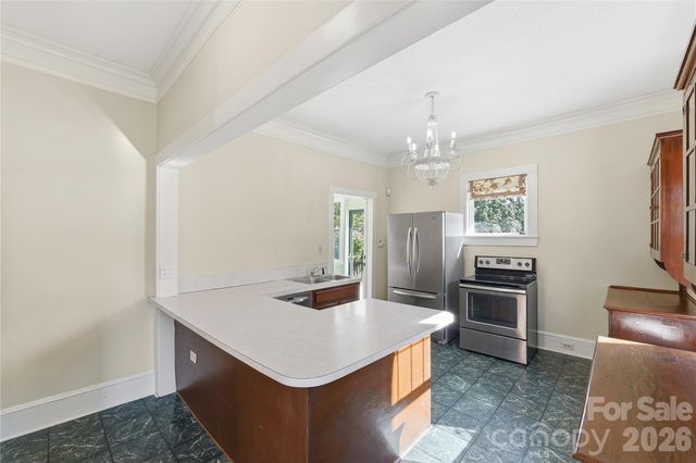 37 W Woodrow Avenue, Belmont, NC 28012