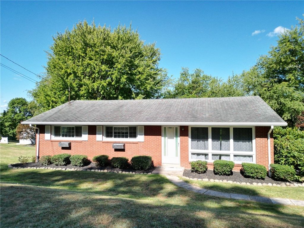 621 Whistler Dr, Rochester Twp, PA 15074