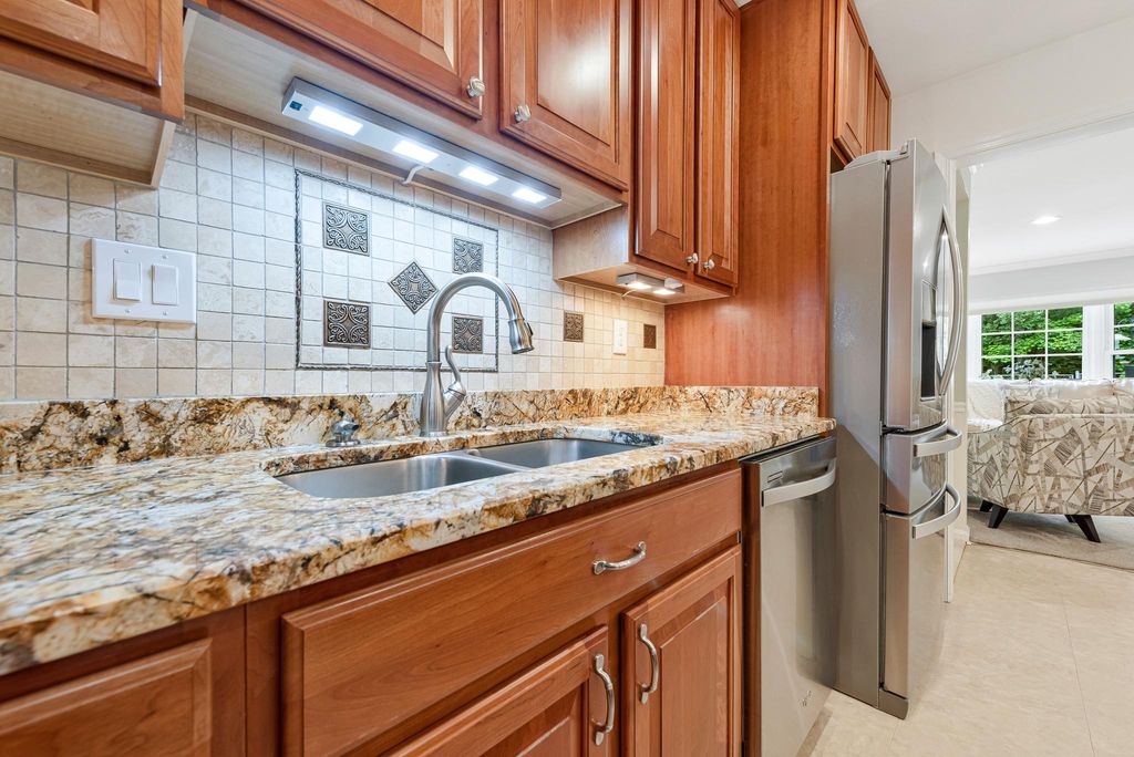 Image 11 of property listing at 15006 NORTHSHIRE PL, Bowie, MD 20716