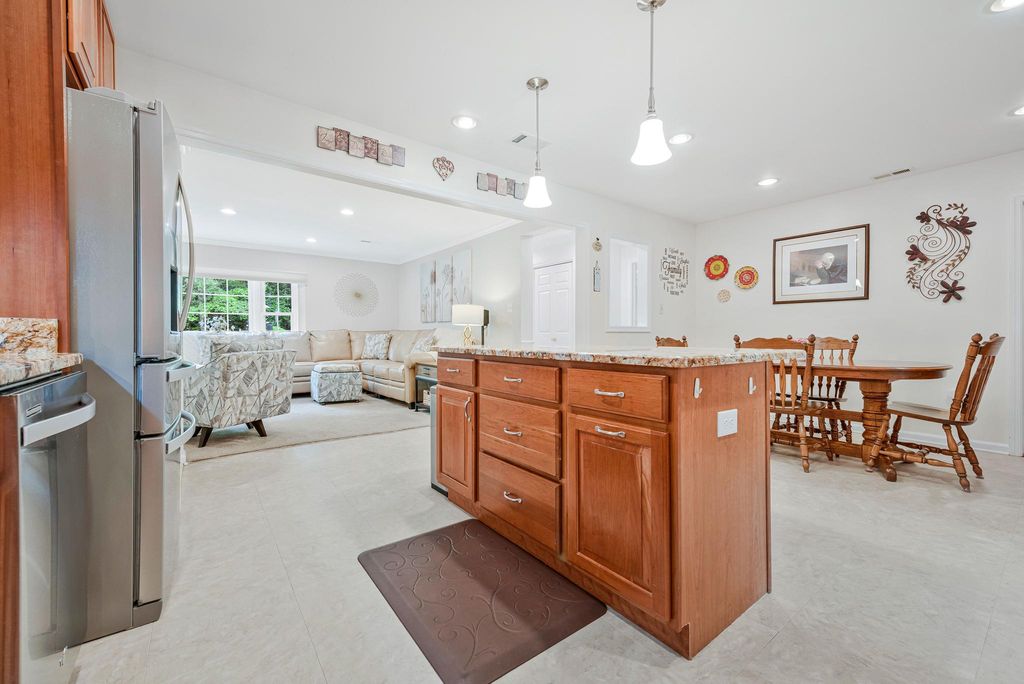 Image 14 of property listing at 15006 NORTHSHIRE PL, Bowie, MD 20716