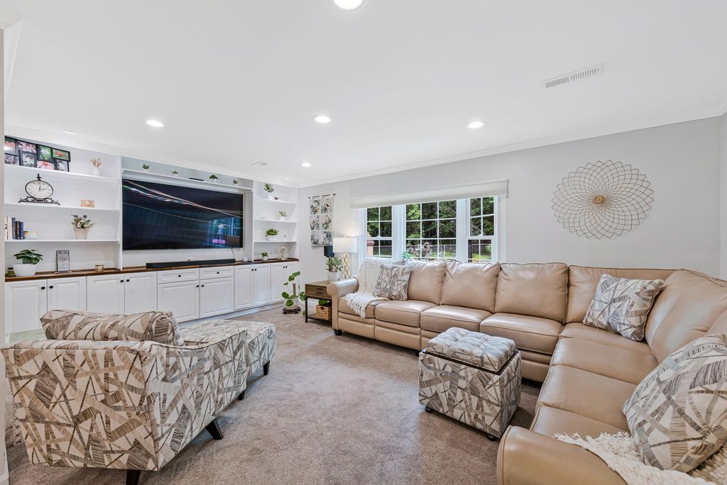 Image 17 of property listing at 15006 NORTHSHIRE PL, Bowie, MD 20716