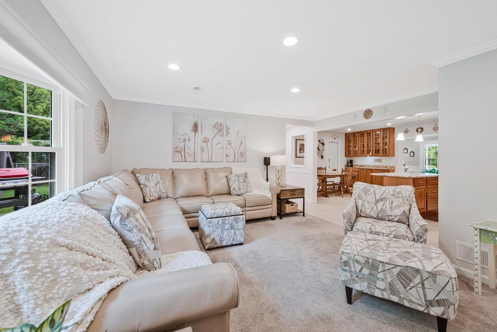 Image 20 of property listing at 15006 NORTHSHIRE PL, Bowie, MD 20716