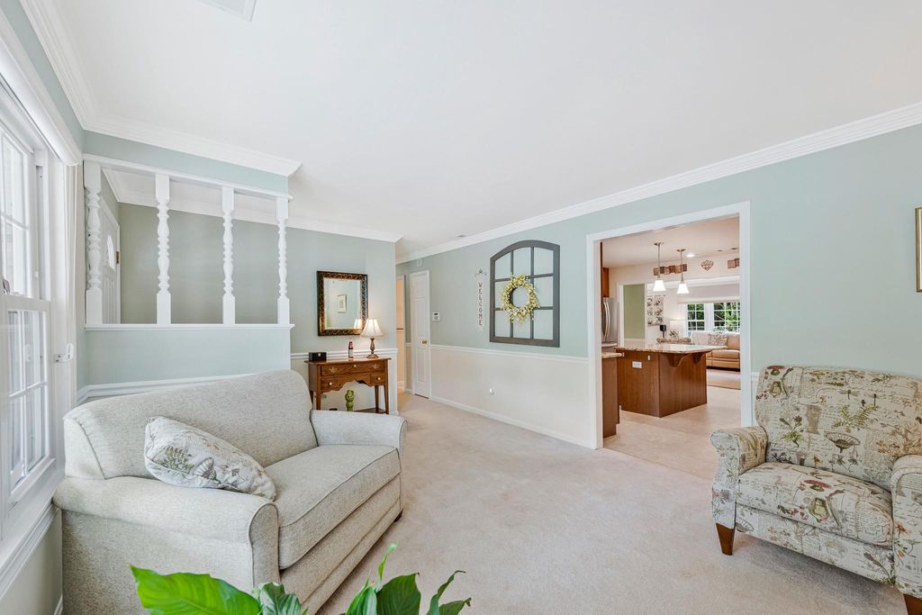 Image 5 of property listing at 15006 NORTHSHIRE PL, Bowie, MD 20716