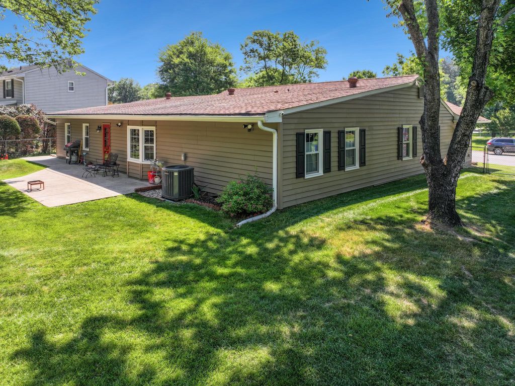Image 44 of property listing at 15006 NORTHSHIRE PL, Bowie, MD 20716