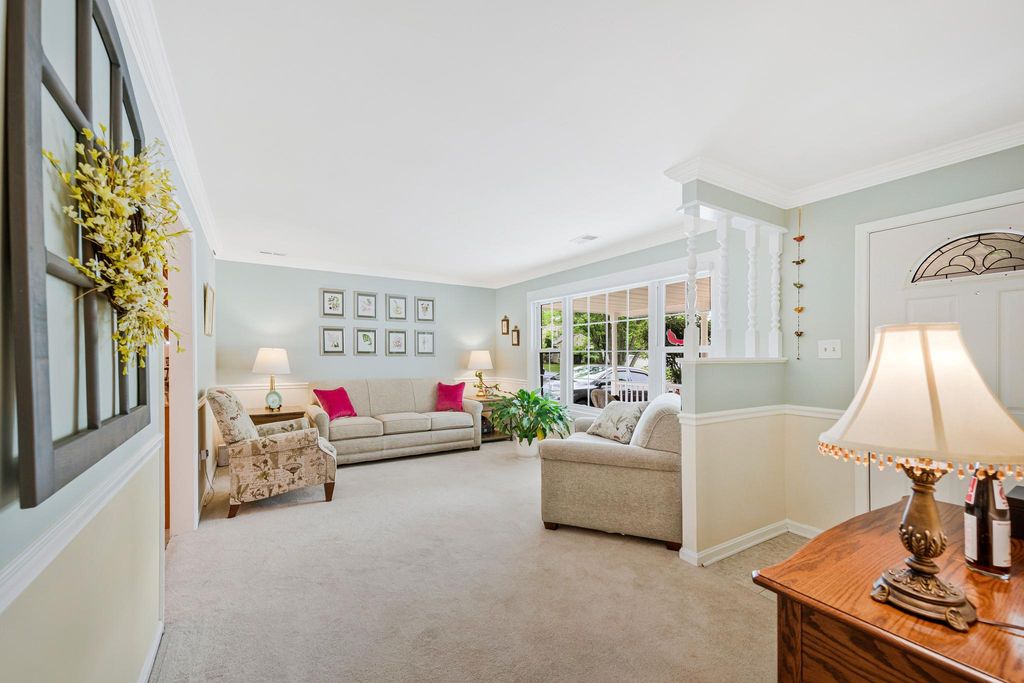 Image 7 of property listing at 15006 NORTHSHIRE PL, Bowie, MD 20716