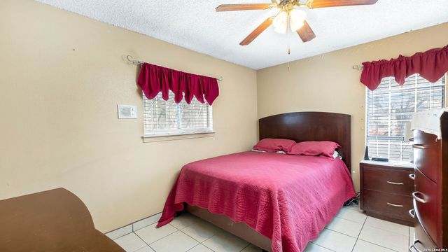 1702 Ann Arbor, San Antonio, TX 78224