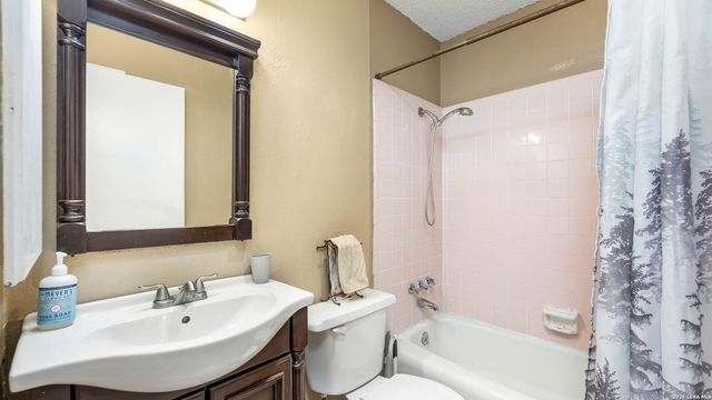 1702 Ann Arbor, San Antonio, TX 78224