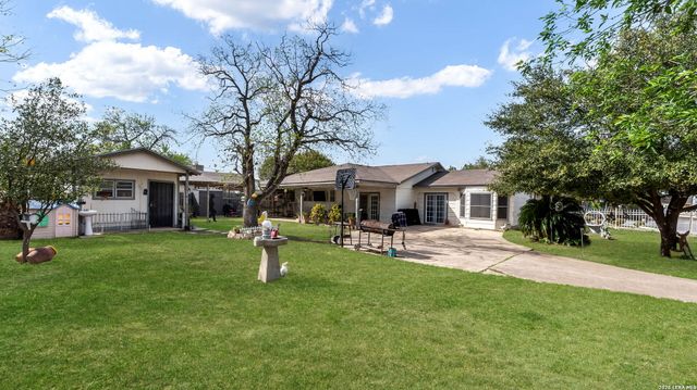 1702 Ann Arbor, San Antonio, TX 78224