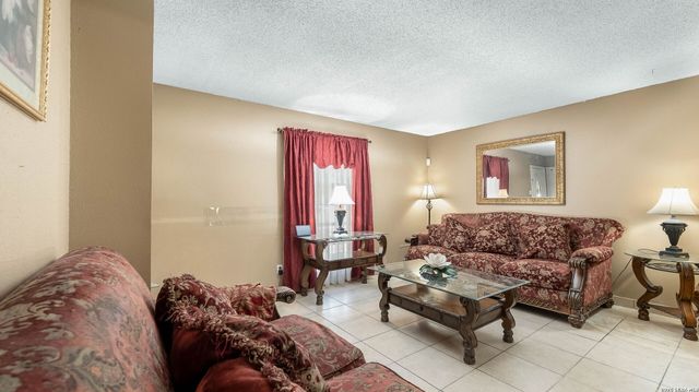 1702 Ann Arbor, San Antonio, TX 78224