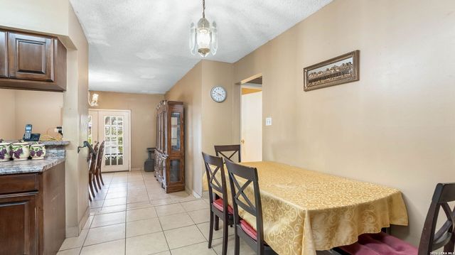 1702 Ann Arbor, San Antonio, TX 78224