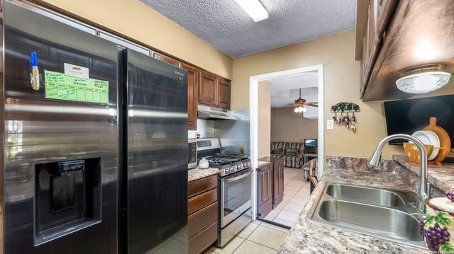 1702 Ann Arbor, San Antonio, TX 78224