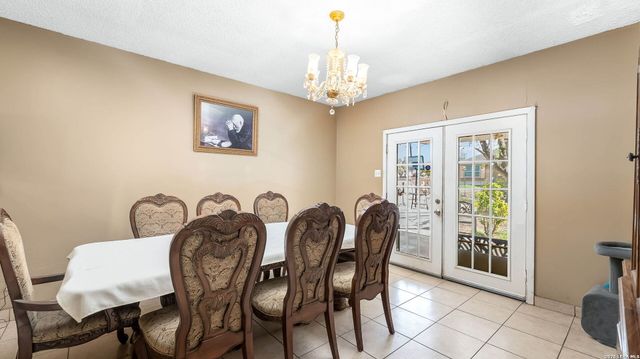 1702 Ann Arbor, San Antonio, TX 78224