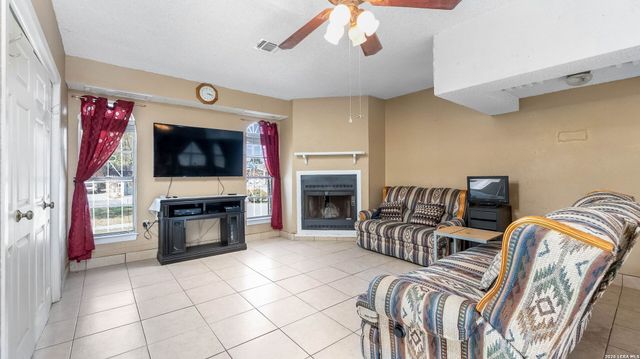 1702 Ann Arbor, San Antonio, TX 78224