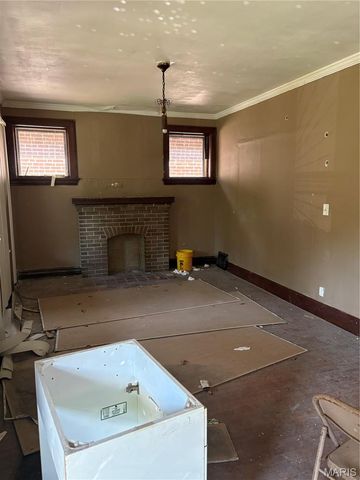 5358 Ruskin Avenue, St Louis, MO 63115