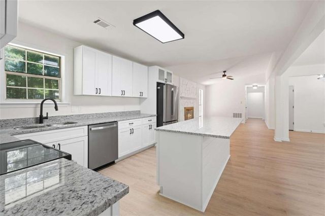 419 Marcella Avenue, Sharpsburg, GA 30277