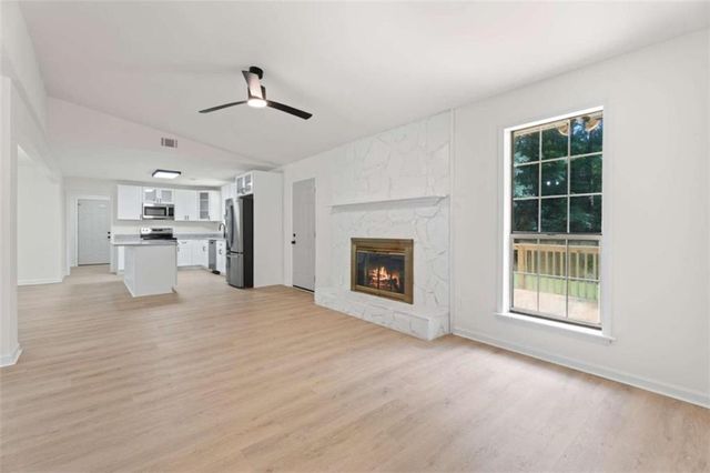 419 Marcella Avenue, Sharpsburg, GA 30277