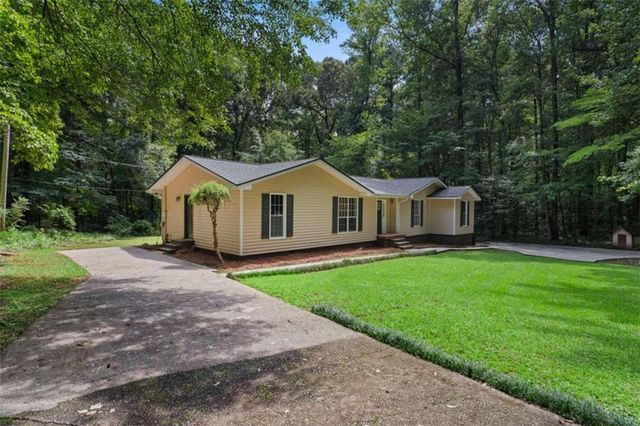 419 Marcella Avenue, Sharpsburg, GA 30277