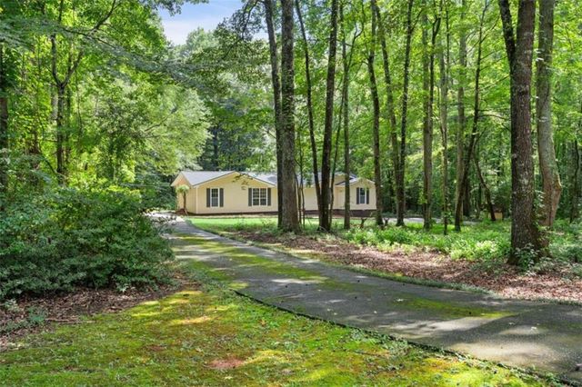 419 Marcella Avenue, Sharpsburg, GA 30277