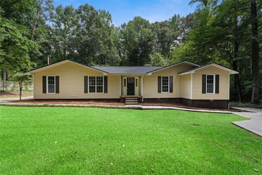 419 Marcella Avenue, Sharpsburg, GA 30277