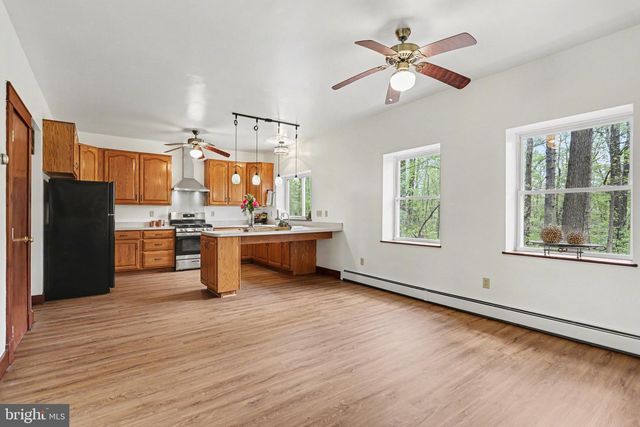204 BULLFROG RD, Gettysburg, PA 17325