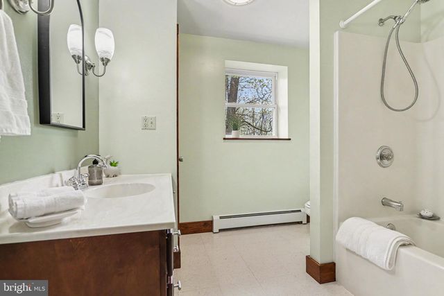 204 BULLFROG RD, Gettysburg, PA 17325
