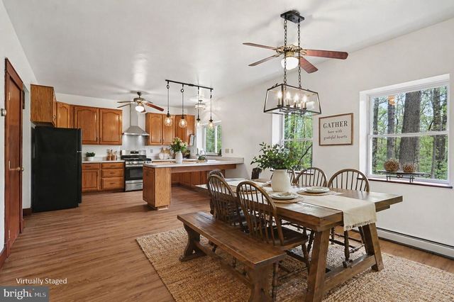 204 BULLFROG RD, Gettysburg, PA 17325