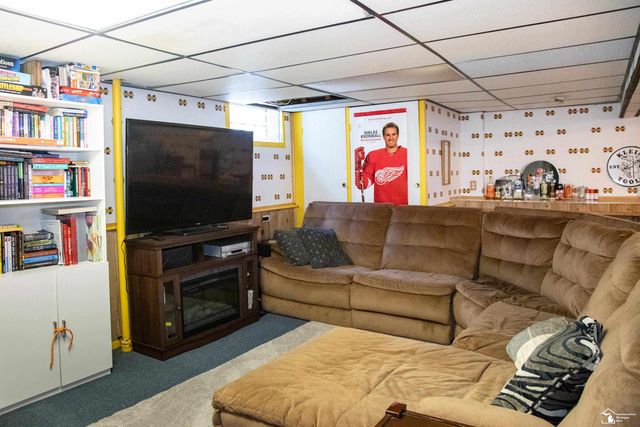 9706 Sterling Avenue, Allen Park, MI 48101
