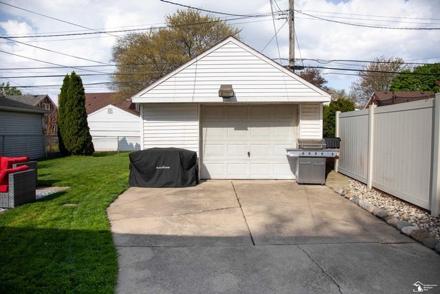 9706 Sterling Avenue, Allen Park, MI 48101