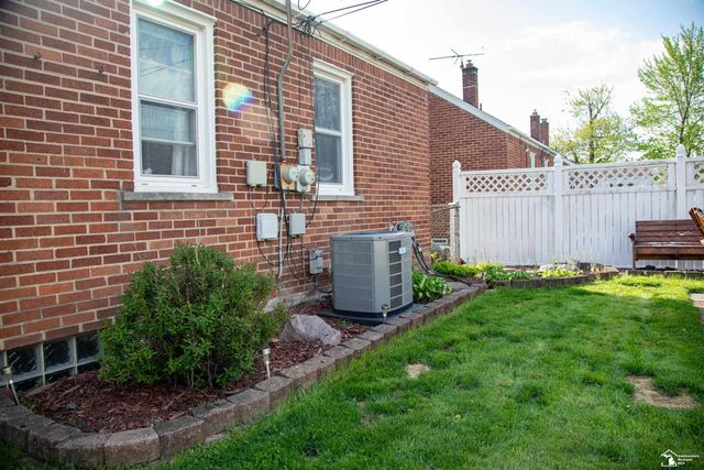 9706 Sterling Avenue, Allen Park, MI 48101
