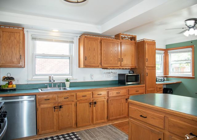 9706 Sterling Avenue, Allen Park, MI 48101