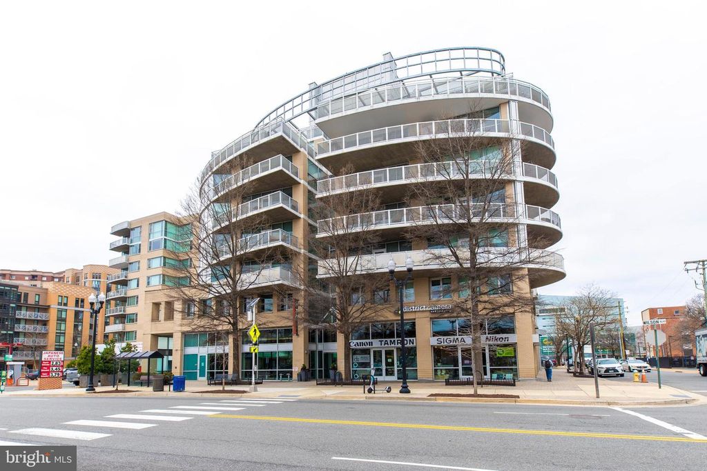 3409 Wilson Blvd Unit 703, Arlington, VA 22201