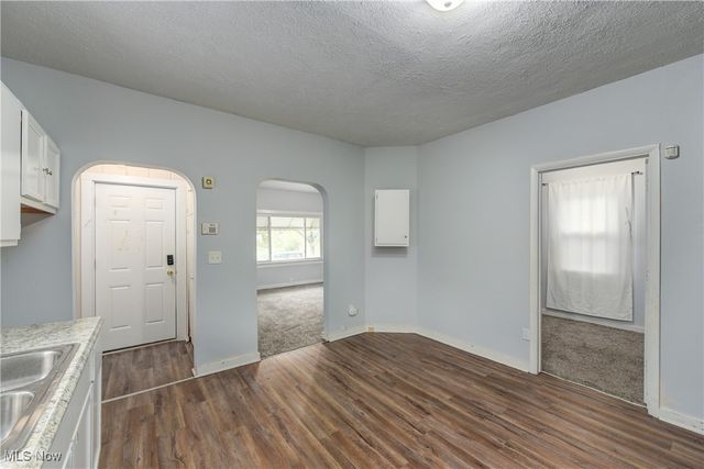 5678 Hamlet Avenue, Cleveland, OH 44127