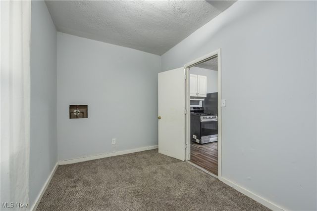 5678 Hamlet Avenue, Cleveland, OH 44127