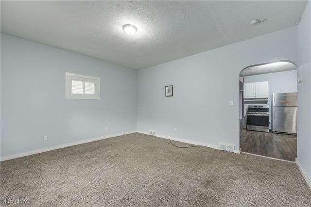 5678 Hamlet Avenue, Cleveland, OH 44127