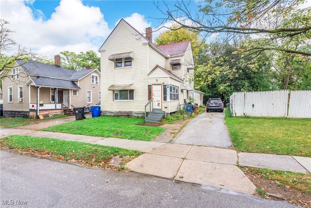 5678 Hamlet Avenue, Cleveland, OH 44127