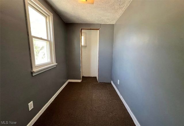 5678 Hamlet Avenue, Cleveland, OH 44127