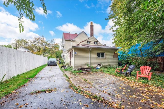 5678 Hamlet Avenue, Cleveland, OH 44127