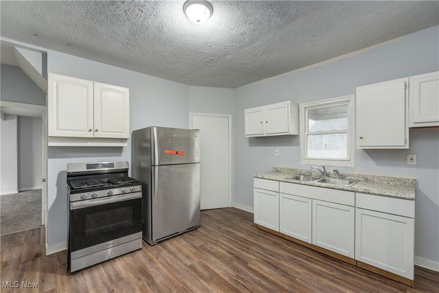 5678 Hamlet Avenue, Cleveland, OH 44127